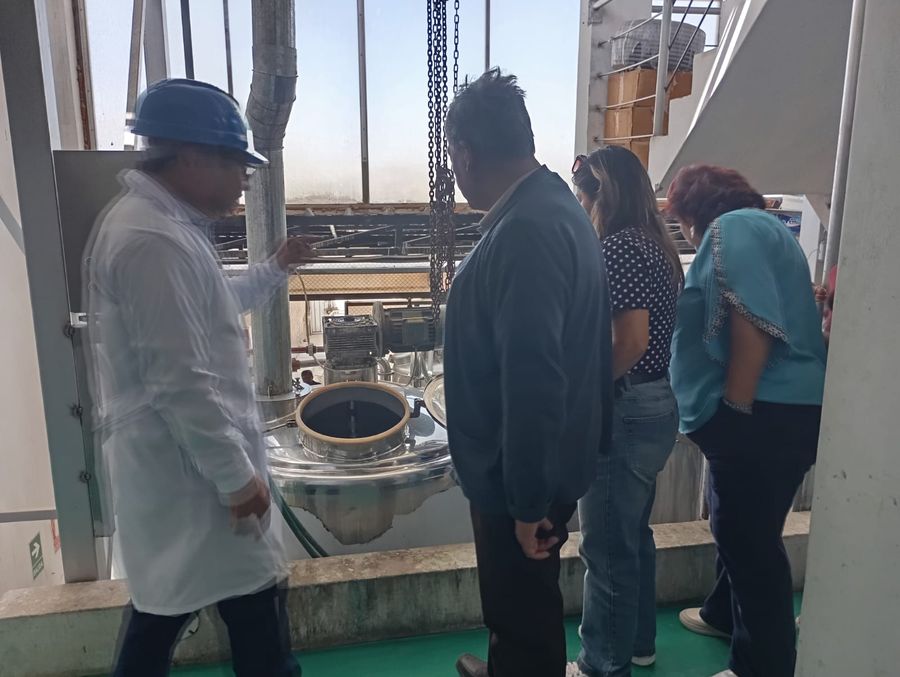 Visita técnica a los reactores de la planta